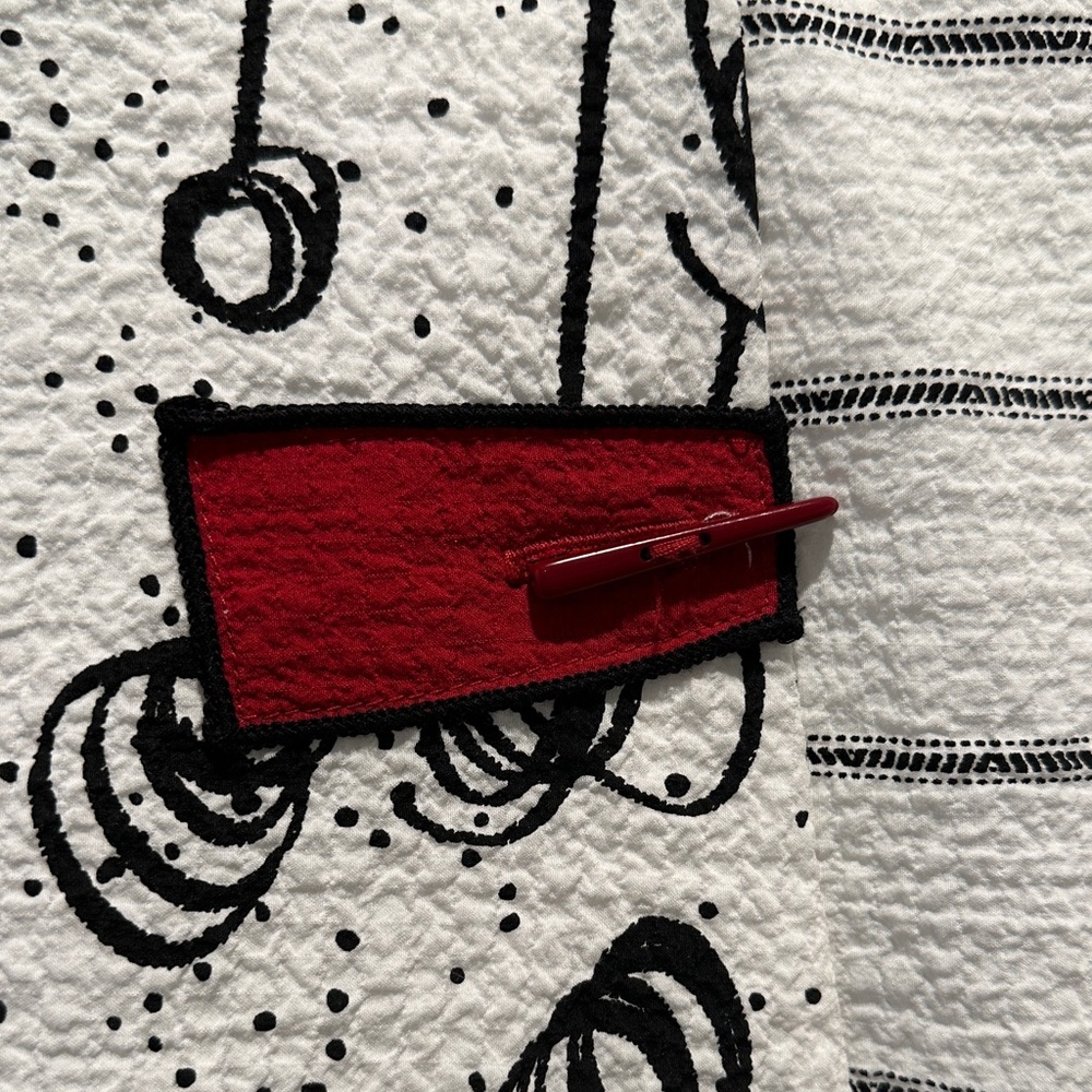Moonlight Artistic Women's black and white print Blouse with Red Accents XL XXL - Picture 3 of 7
